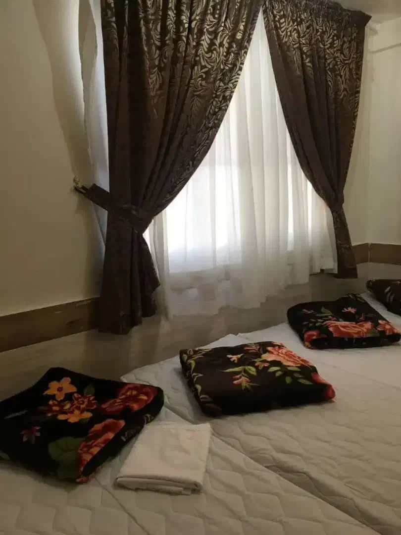 کاروان زیارتی مشهد مقدس برای  شیشم آذرحرکت دارم|تور و چارتر|خرم‌آباد, |دیوار