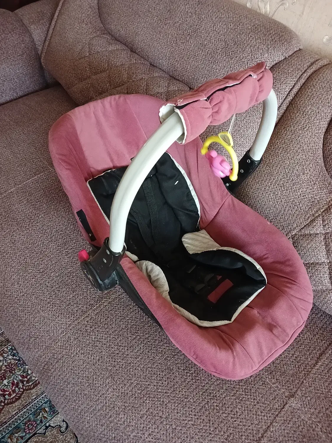 کریر نوزاد|تخت و صندلی بچه|مشهد, گلبرگ شمالی|دیوار