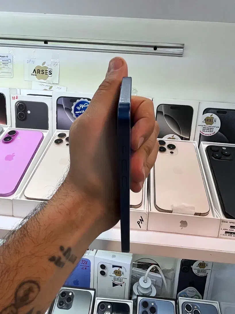 iPhone 12 باطری سالم ۹۴ بدون خط و خش|موبایل|کرج, کوی امامیه|دیوار