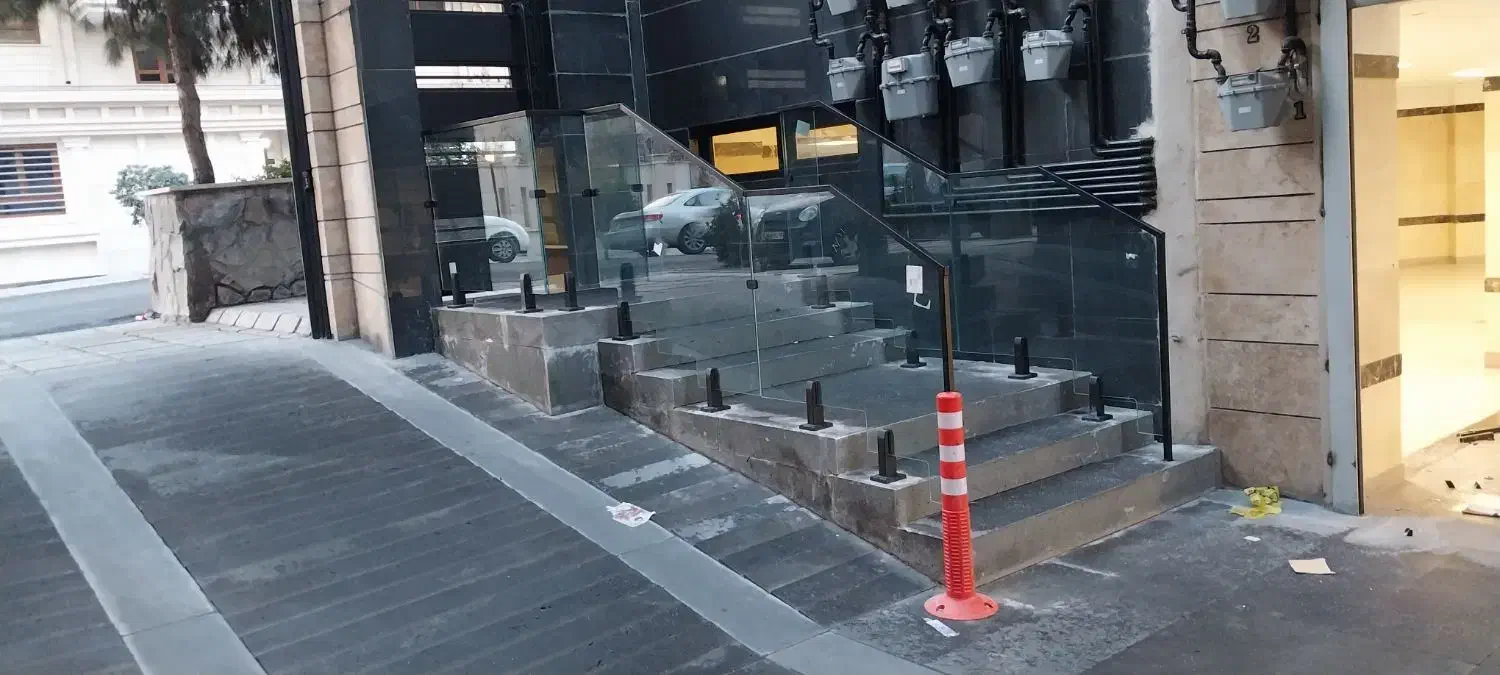 پارتیشن شیشه وشیشه بالکن وشیشه سکوریت|خدمات پیشه و مهارت|تهران, صادقیه|دیوار