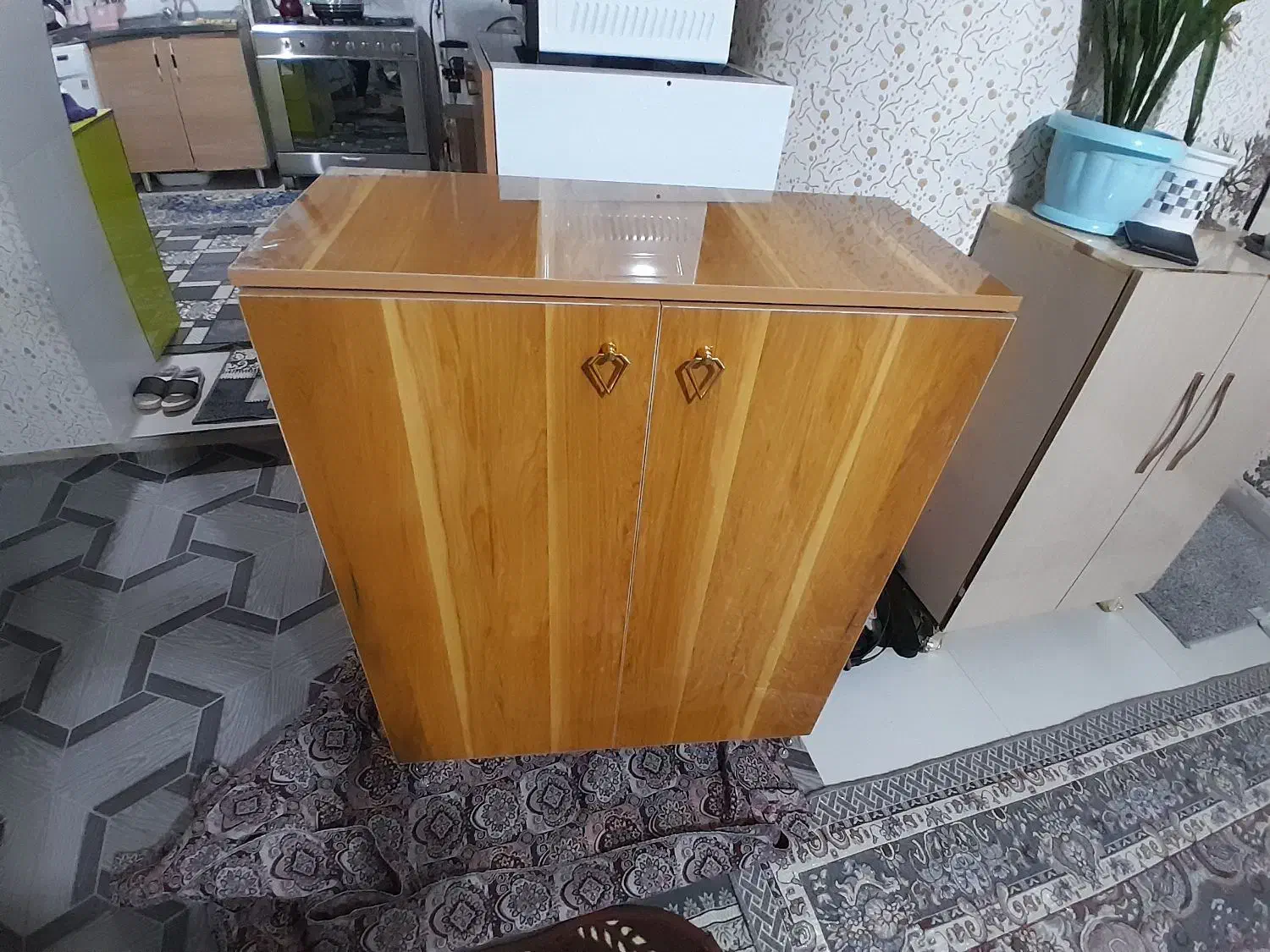 جاکفشی جادار|جاکفشی، کمد، دراور|قرچک, میرزائی جنوبی|دیوار