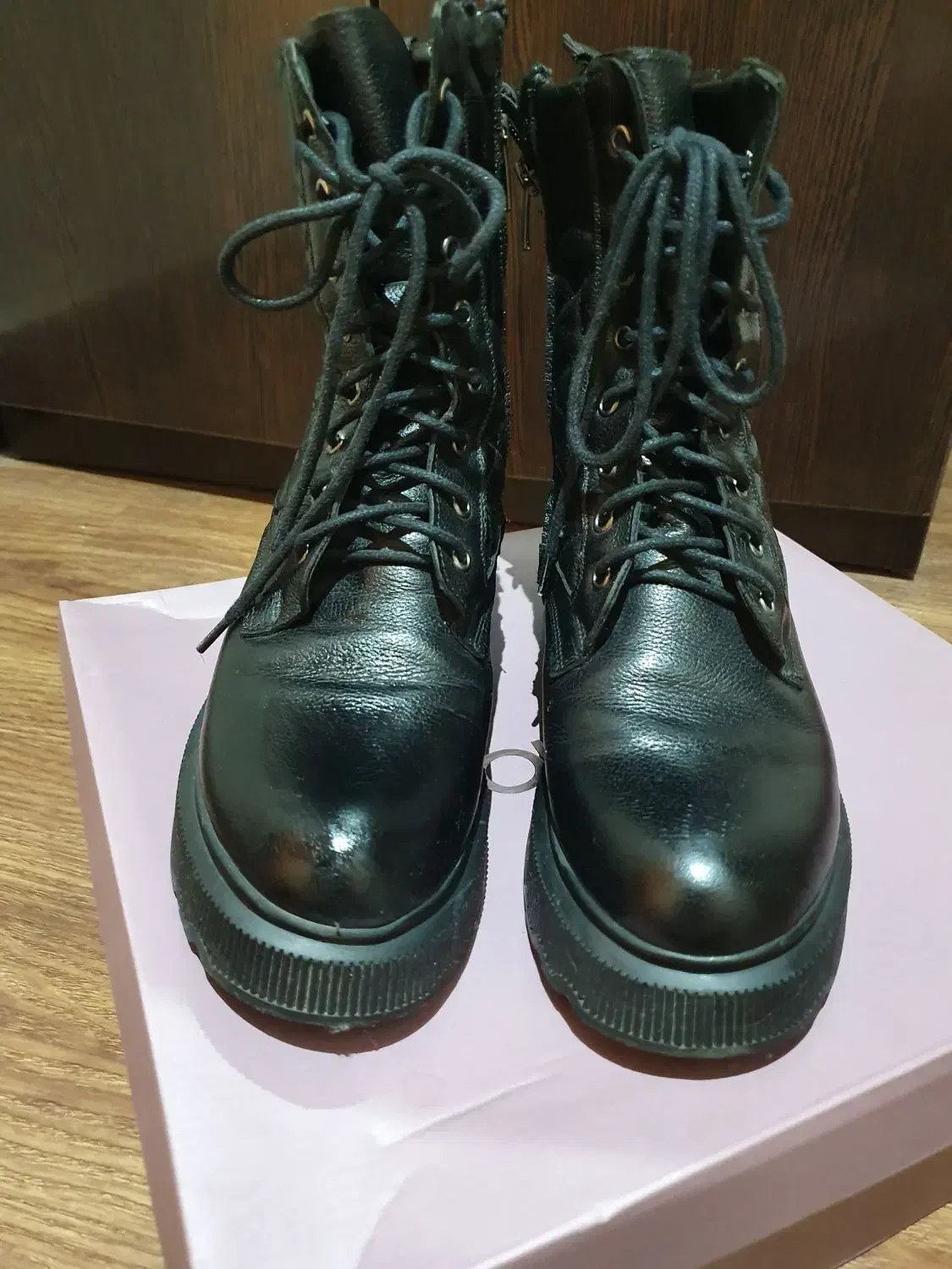 بوت طرح چستر|کیف، کفش، کمربند|ساری, |دیوار