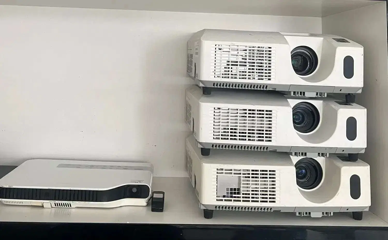 ویدیوپروژکتور vga و Hdmi دار|تلویزیون و پروژکتور|شیراز, ملاصدرا|دیوار