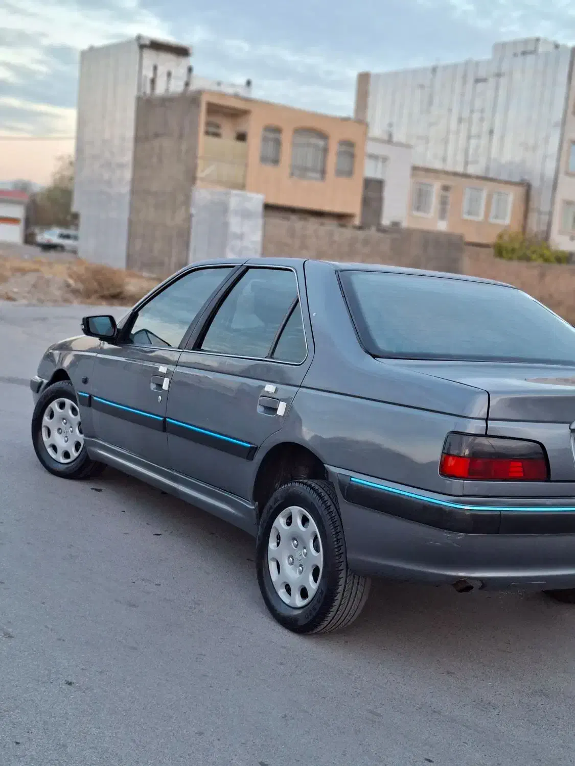 پارس عروسگ|خودرو سواری و وانت|بروجرد, |دیوار