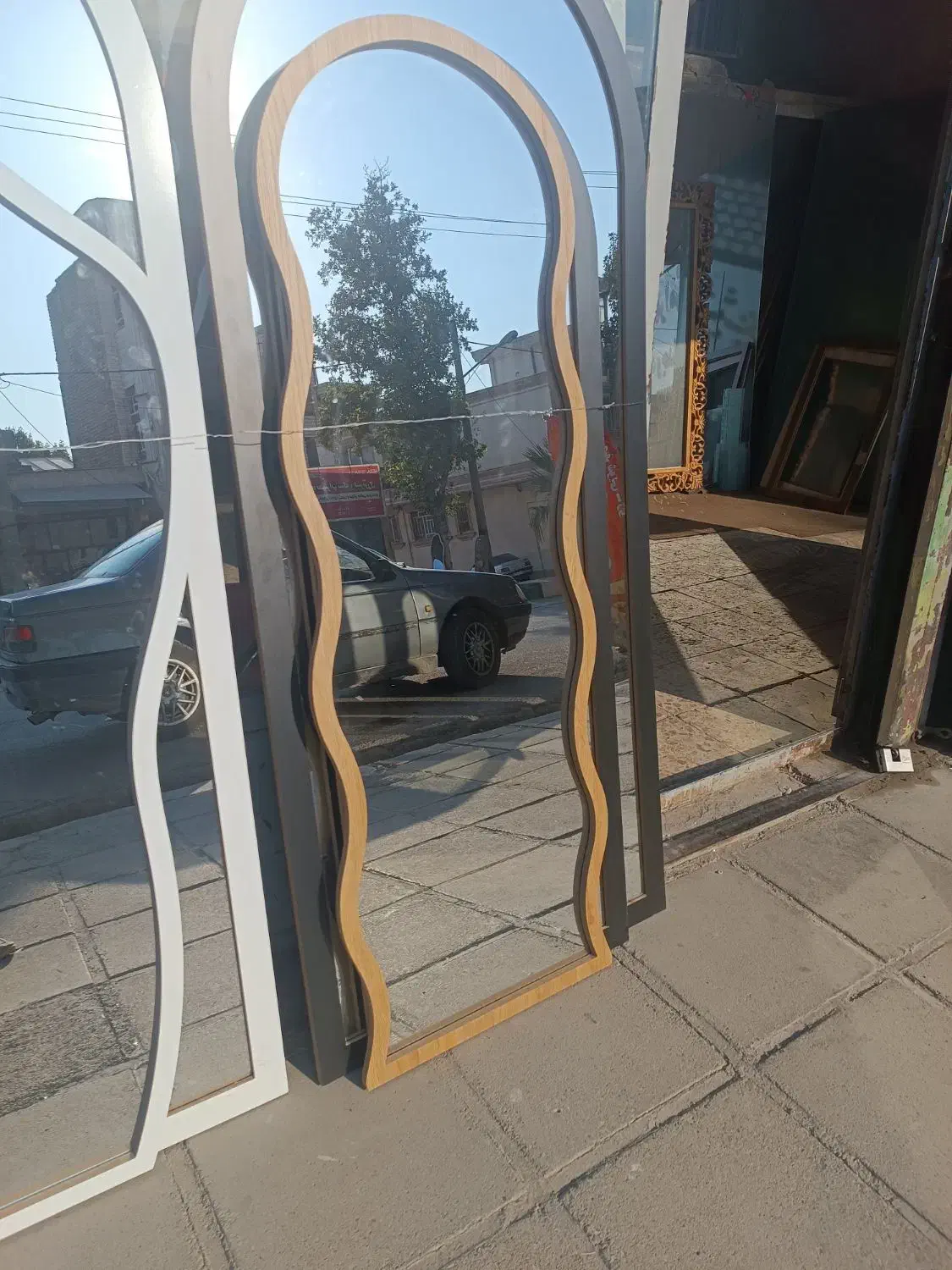 آینه|آینه|خرمآباد, |دیوار