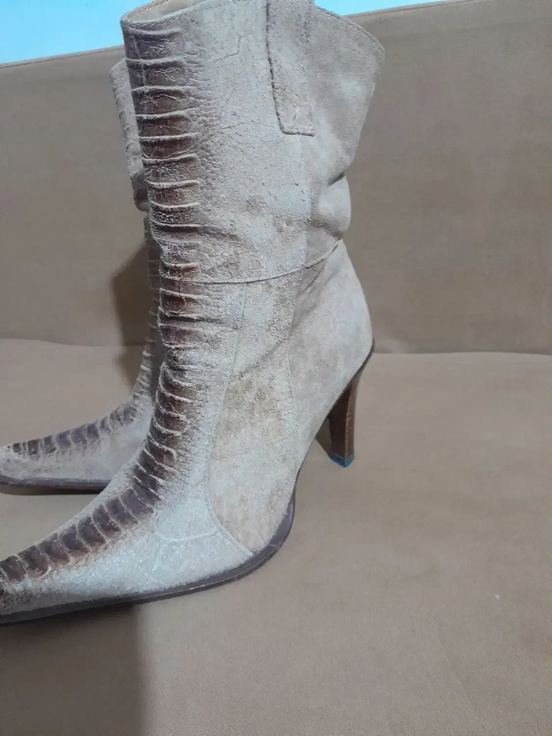 پوتین چرم.|کیف، کفش، کمربند|کرمانشاه, |دیوار