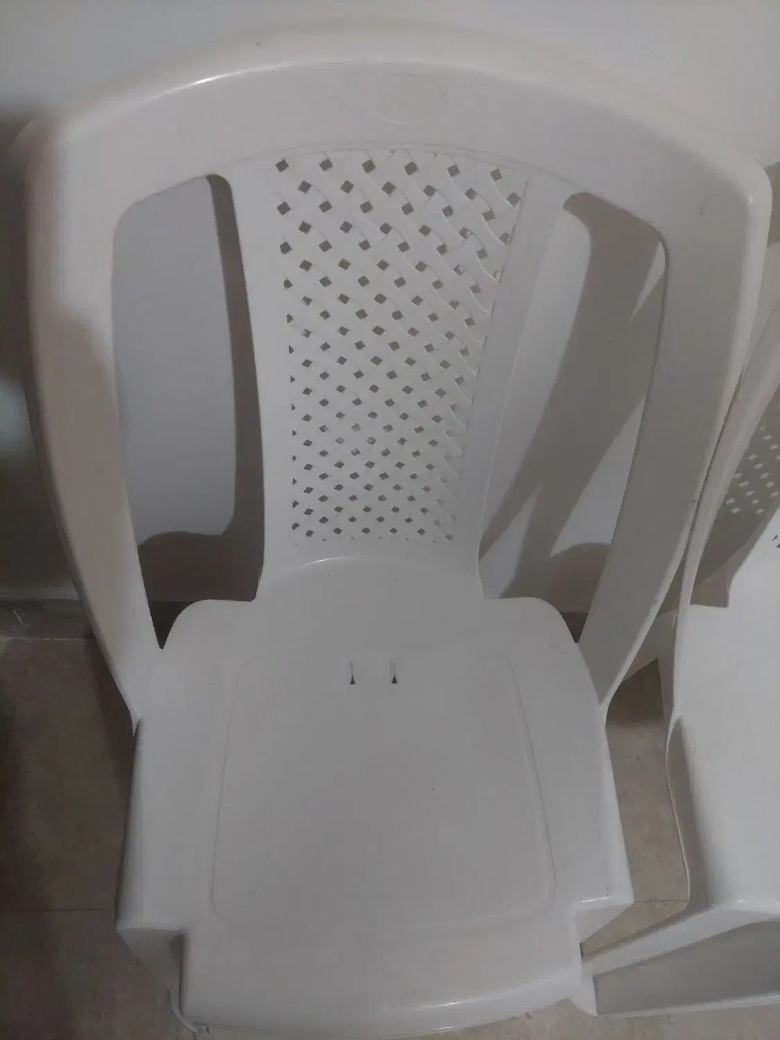 دوتا صندلی پلاستیکی در حد نو|مبلمان خانگی و میز عسلی|مبارکه, |دیوار