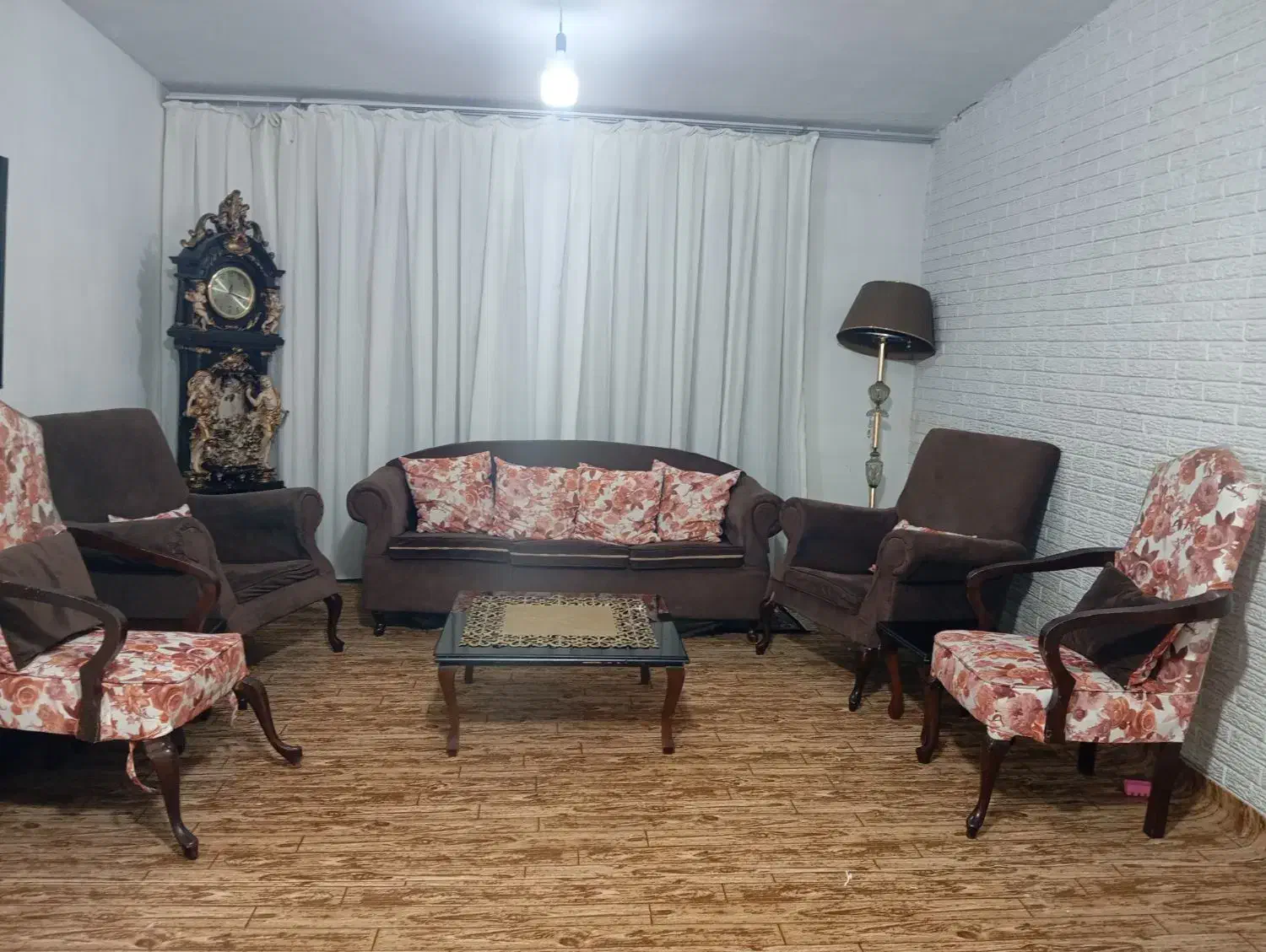 مبل۷نفره|مبلمان خانگی و میز عسلی|رباط‌کریم, رباط‌کریم|دیوار