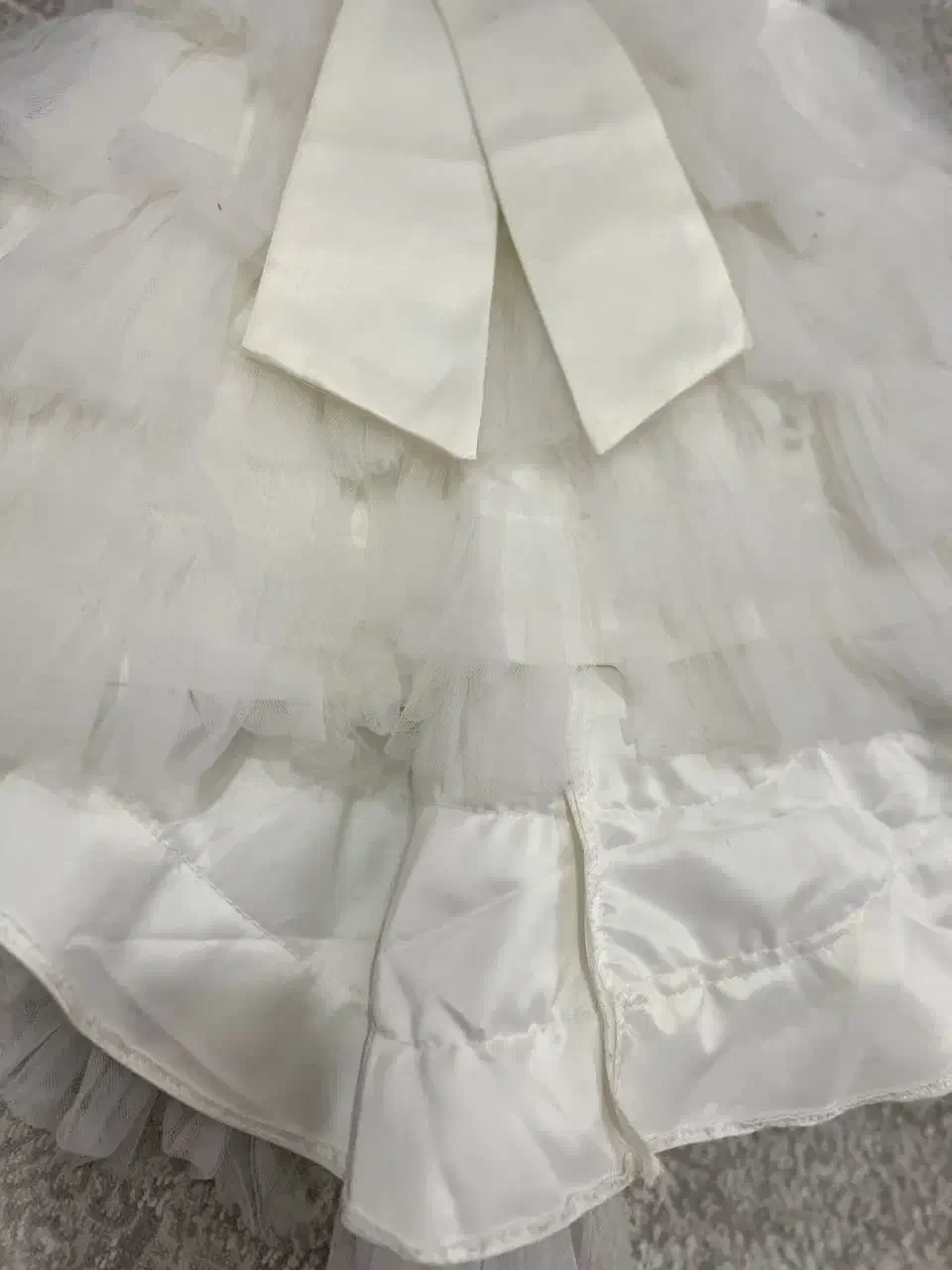 لباس مجلسی|لباس|بم, |دیوار