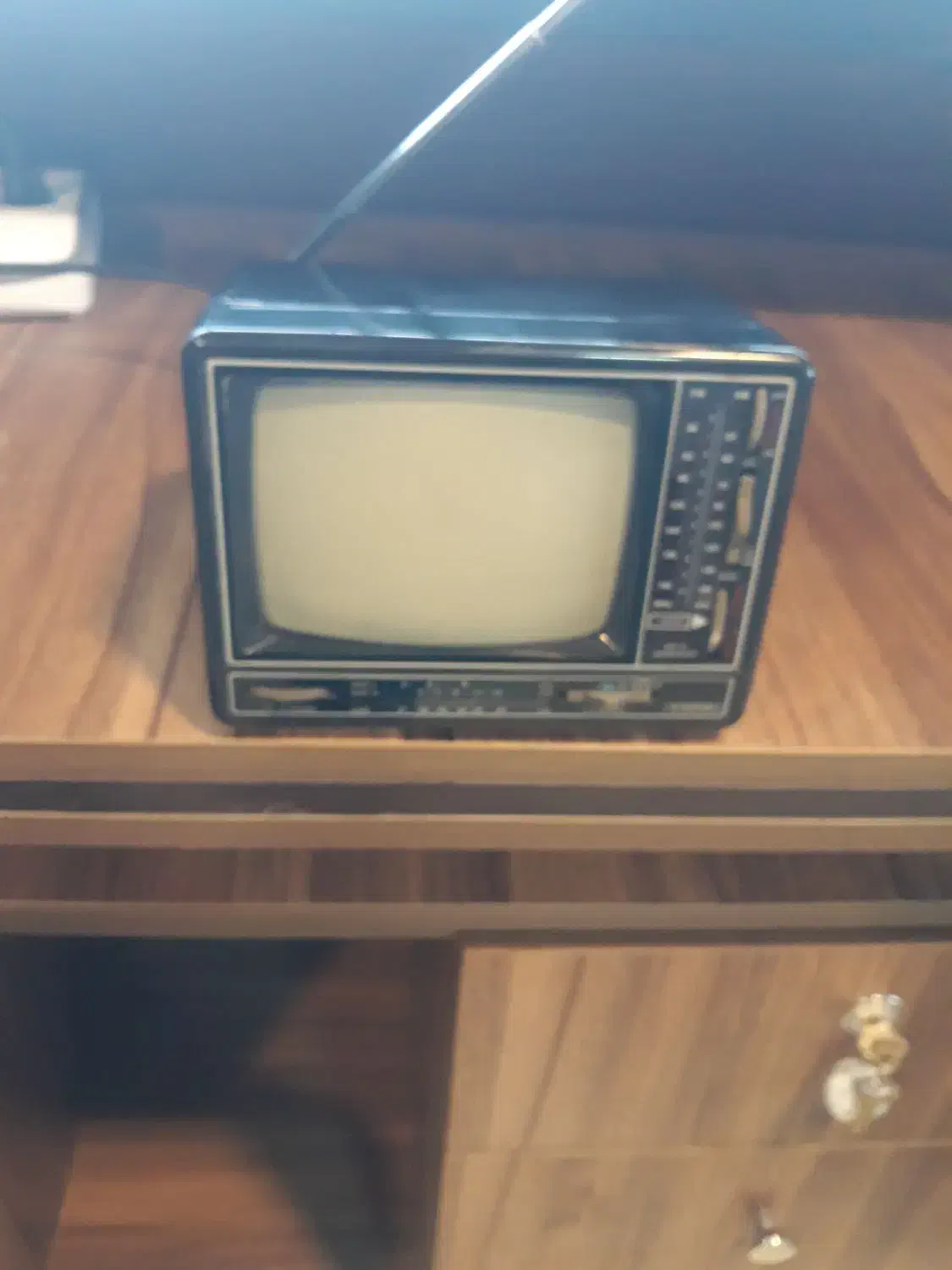 تلوزیون  قدیمی کوچیک  nova  ژاپن|تلویزیون و پروژکتور|رودسر, |دیوار