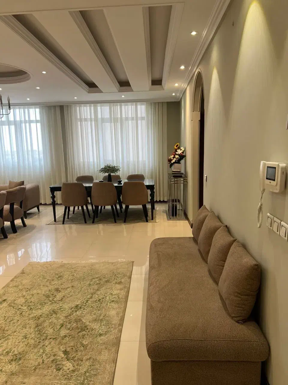 آپارتمان ۱۰۸ متری شیک تمیز