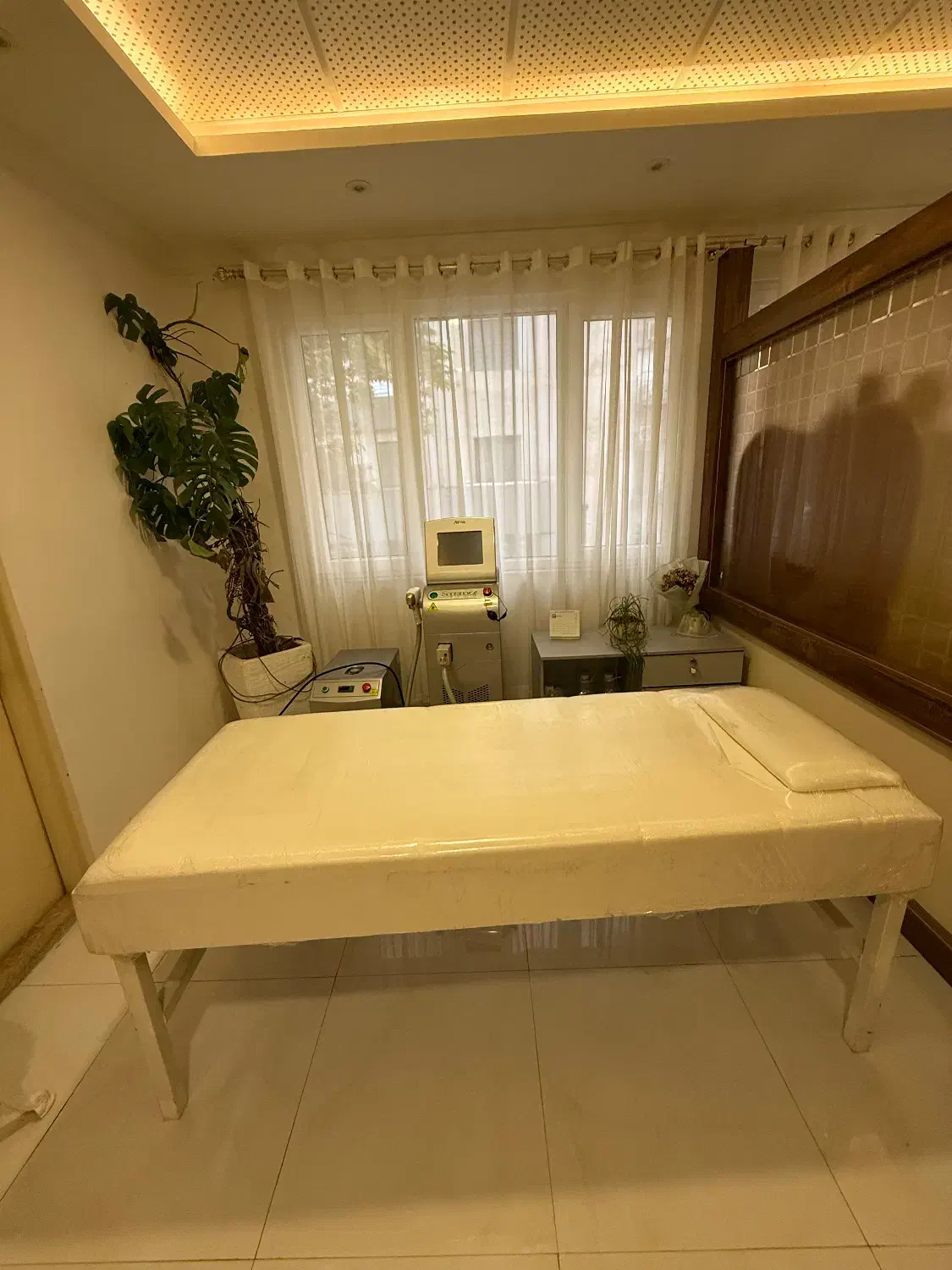 استخدام  اپراتور لیزرهمراه با کلاینت(مشتری)|استخدام درمانی، زیبایی، بهداشتی|رشت, گلباغ نماز|دیوار