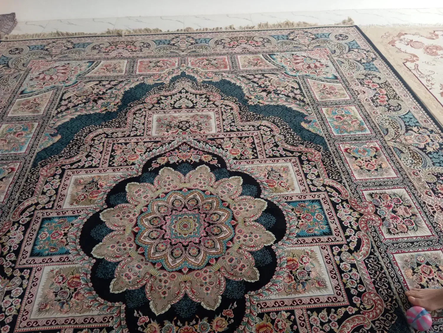 فرش حوض نقره|فرش|اردبیل, |دیوار