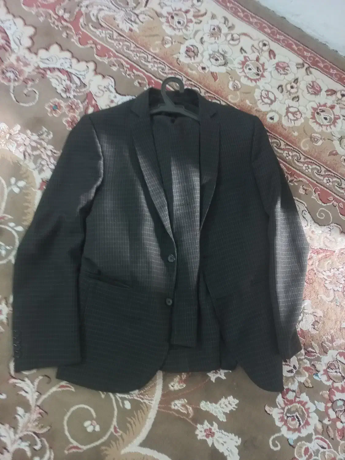 کت و شلوار|لباس|قائن, |دیوار