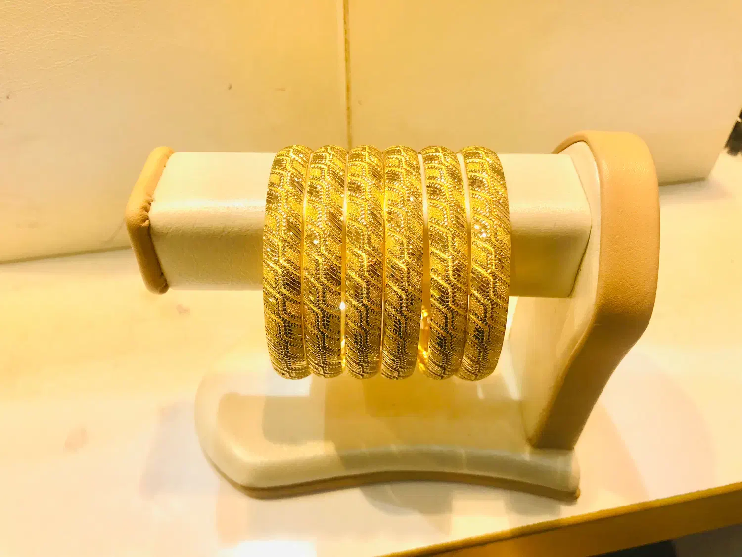 فروش طلا بدون اجرت با اقساط بلند مدت|جواهرات|خورموج, |دیوار