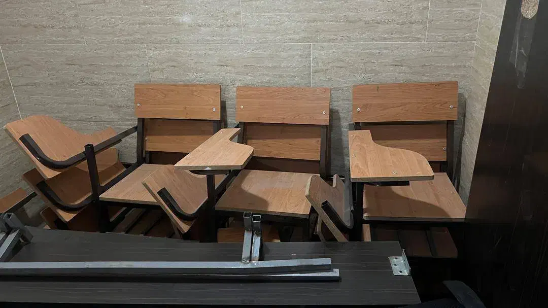 صندلی دانشجویی|صندلی و نیمکت|رباط‌کریم, نصیرشهر|دیوار