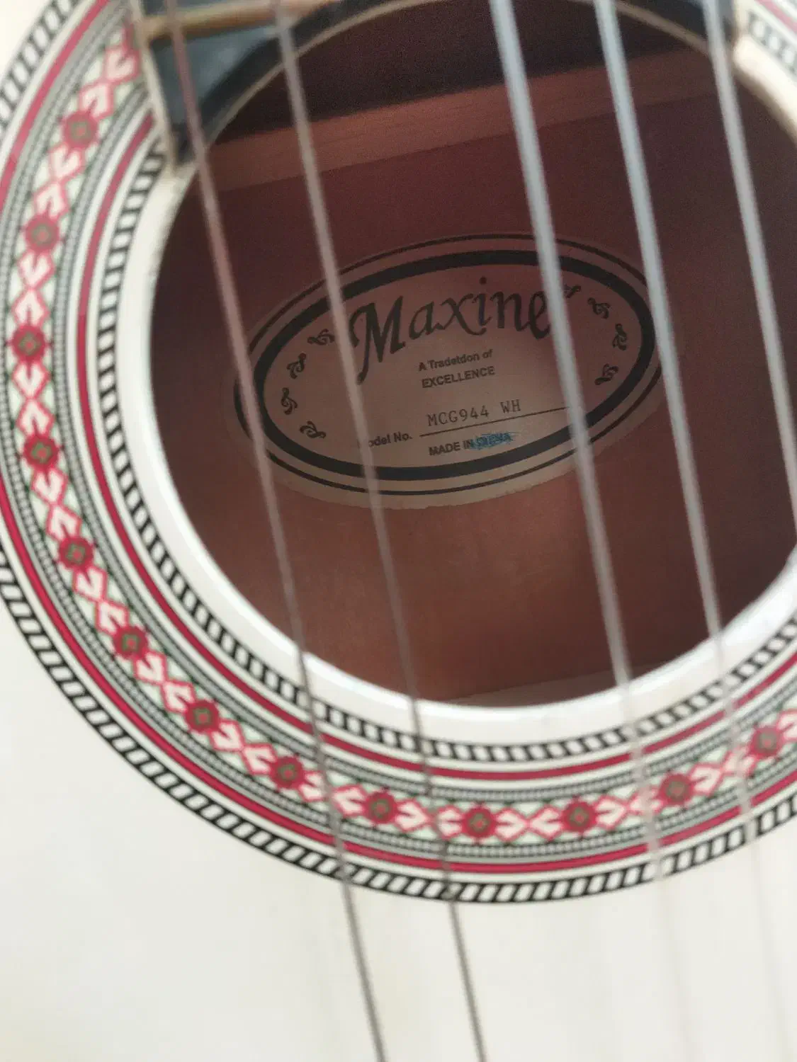 گیتار مکسین فقط دکوری استفاده شده|گیتار، بیس، امپلیفایر|طرقبه, |دیوار