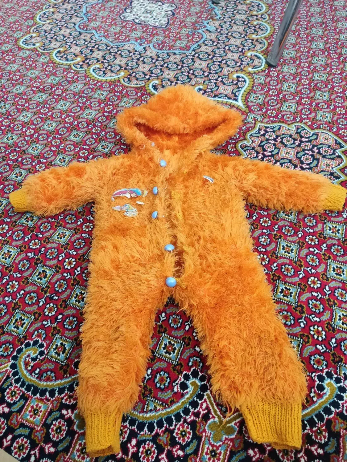 کاپشن های بچگانه در حد نو از یکسال تا پنج سال|کفش و لباس بچه|قروه, |دیوار