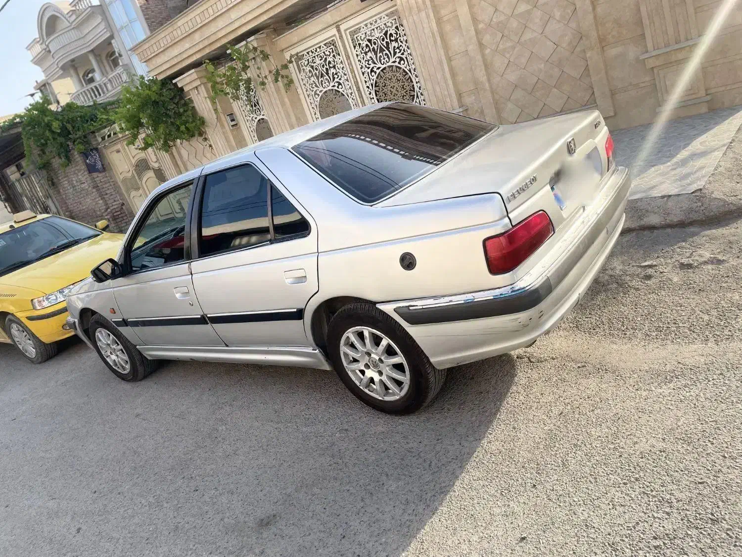 فروش پرشیا مدل ۸۳  دوررنگ میدم  سقف افتاب سوختگی|خودرو سواری و وانت|پارس‌آباد, |دیوار