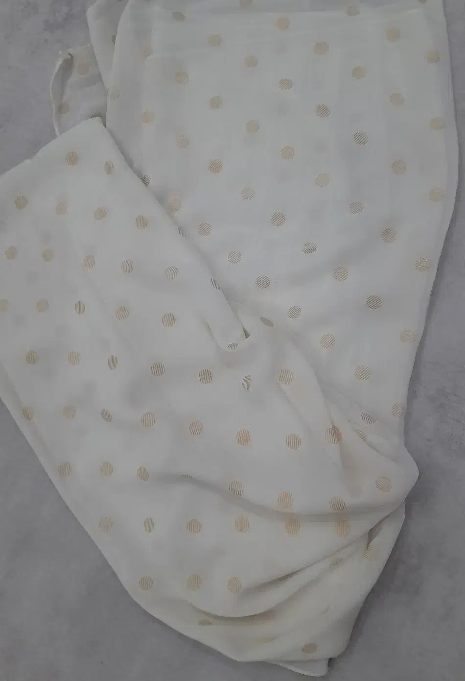 شال و شومیز|لباس|شوشتر, |دیوار