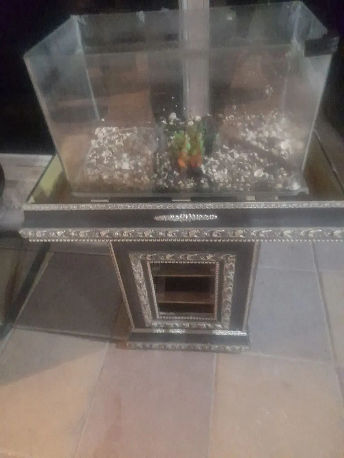 آکواریم شرکتی .باهمراه تسویه اب ،وسنگ شن..|ماهی|اندیشه, پرنیان|دیوار