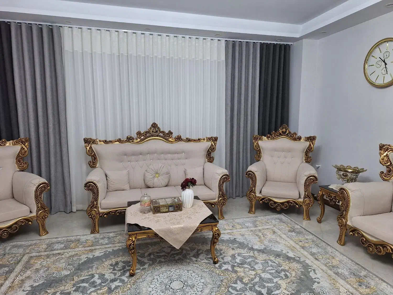 مبل استیل کاملا نو همراه کاور و جلو مبلی و عسلی|مبلمان خانگی و میز عسلی|پرند, فاز ۱|دیوار