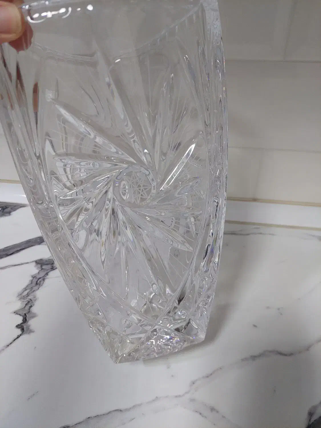 گلدان کریستال سه گوش جی سی سی|صنایع دستی و سایر لوازم تزئینی|نظرآباد, نظرآباد|دیوار