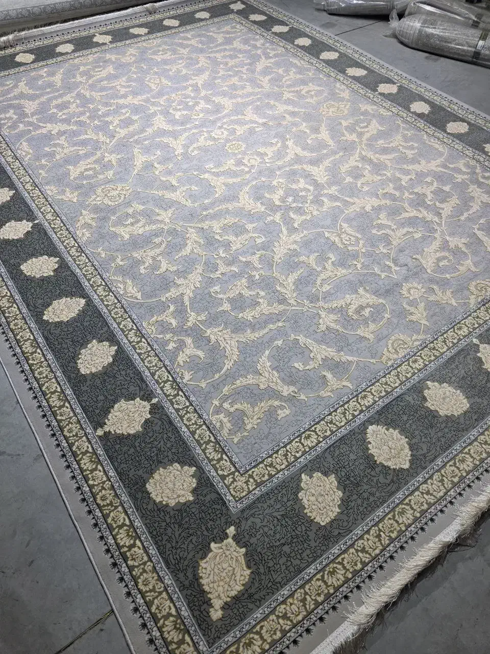 فرش 9 متری/700 شانه/تمام نخ/تخفیفی|فرش|سبزوار, قاضی زاد|دیوار