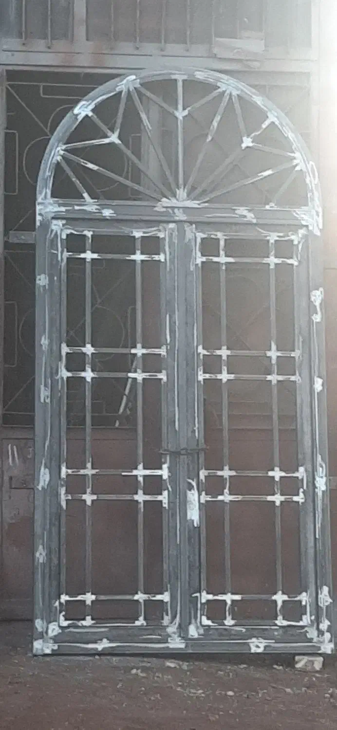 جوشکاری سیار درب وپنجره فرم دوجداره|خدمات پیشه و مهارت|میبد, |دیوار