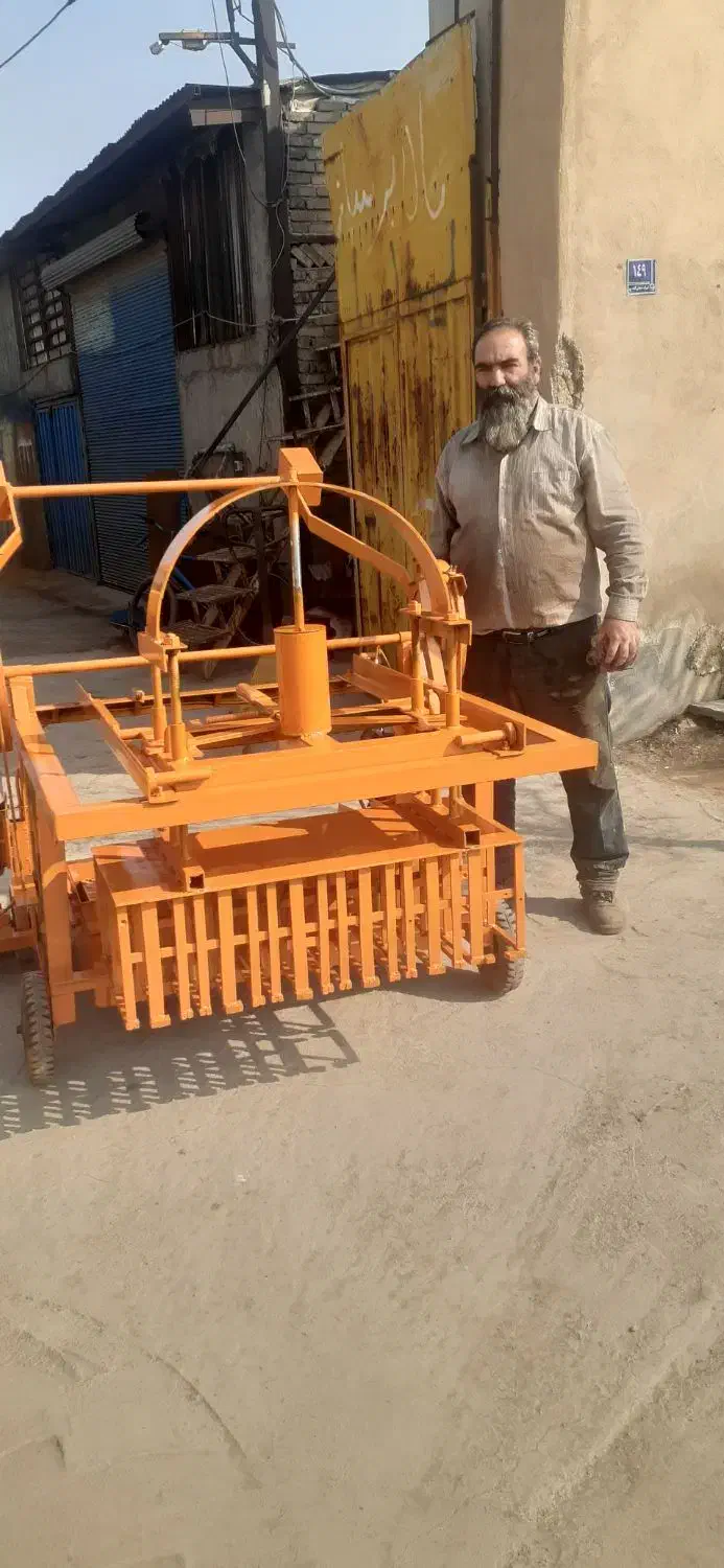 بلوک زن و فرغون صنعتی و هم زن صنعتی|ماشینآلات صنعتی|بهارستان, |دیوار