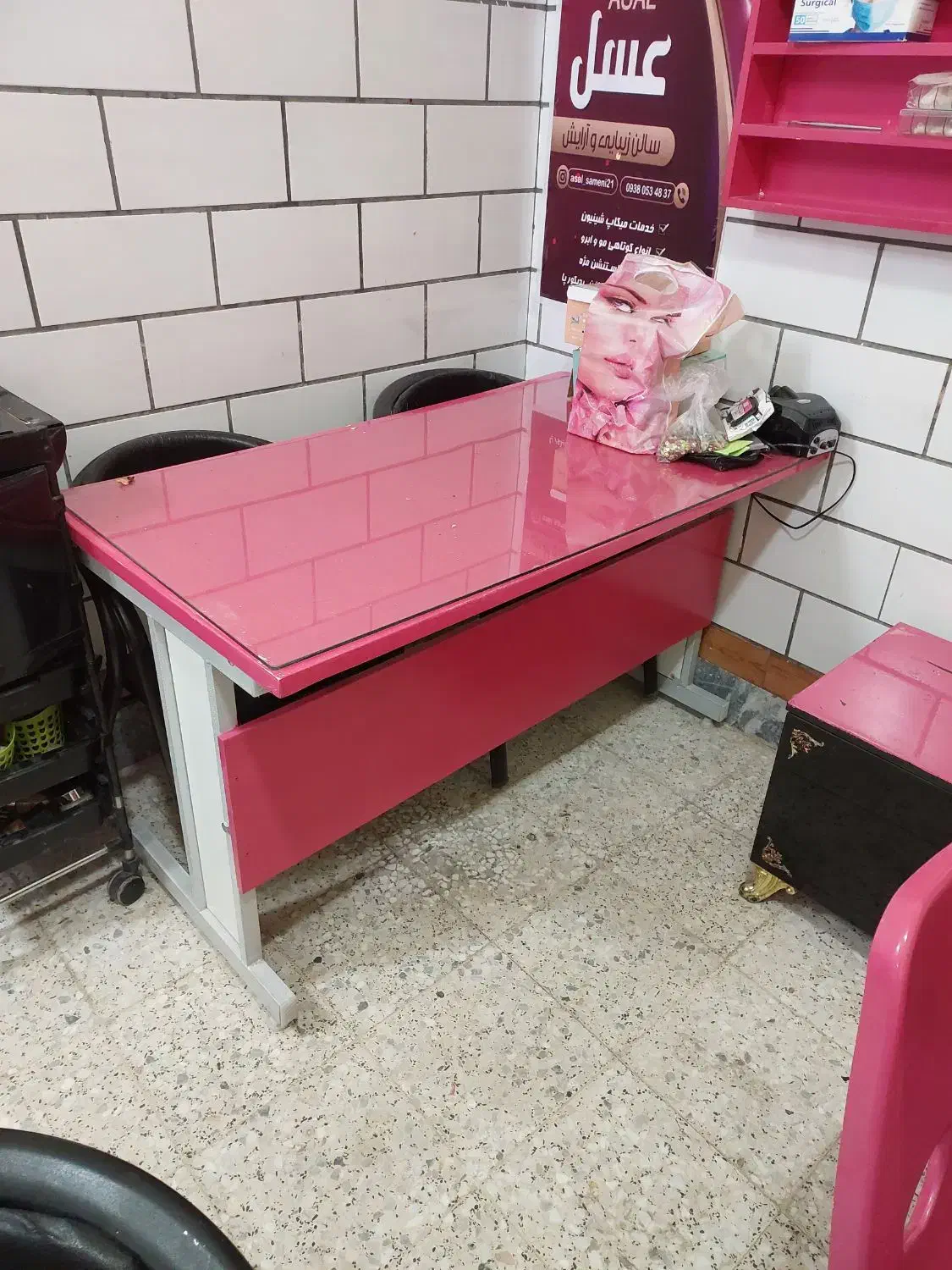 میز ناخن صندلی اصلاح صندلی تخت شو استند لاک|آرایشگاه و سالن‌های زیبایی|ملایر, |دیوار