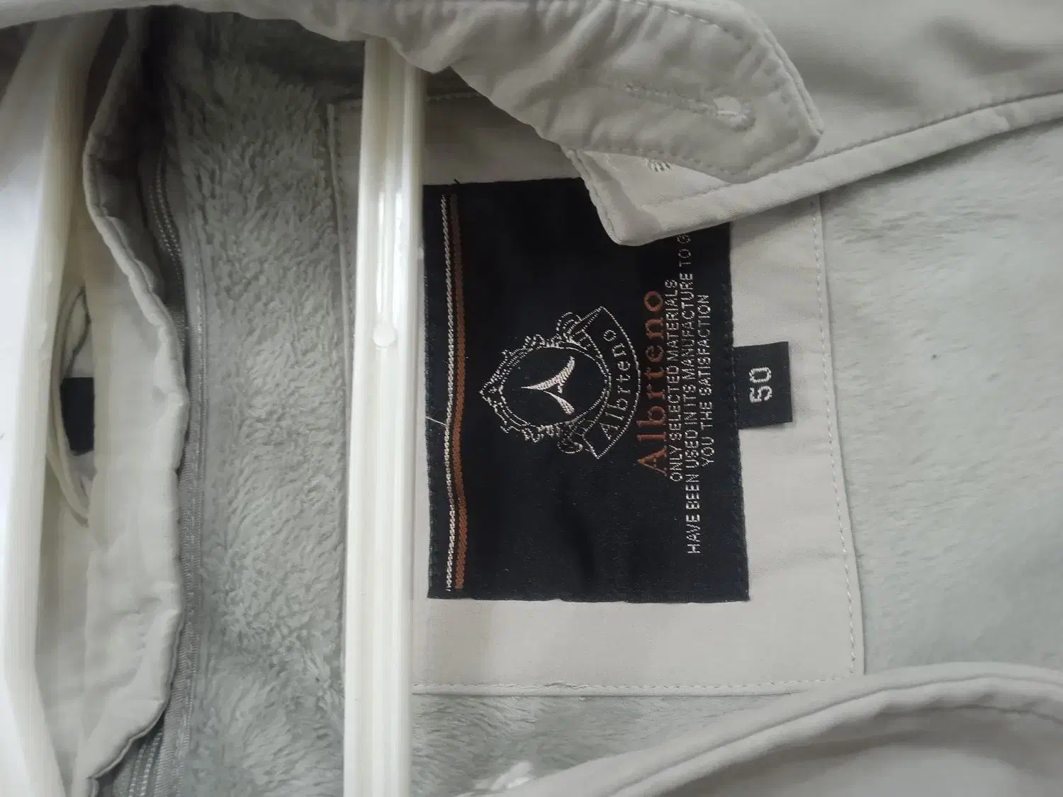 پالتو مردانه ،کرمی برند آلبرتو (ایتالیا)استر دار|لباس|صدرا-فارس, فاز ۱|دیوار