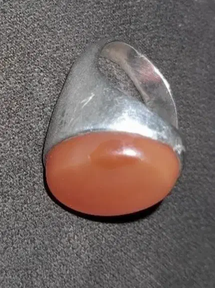 انگشتر نقره،عقیق یمانی،عتیقه ،قدمت بالای ۱۷۰سال|کلکسیون اشیاء عتیقه|رشت, چله خانه|دیوار