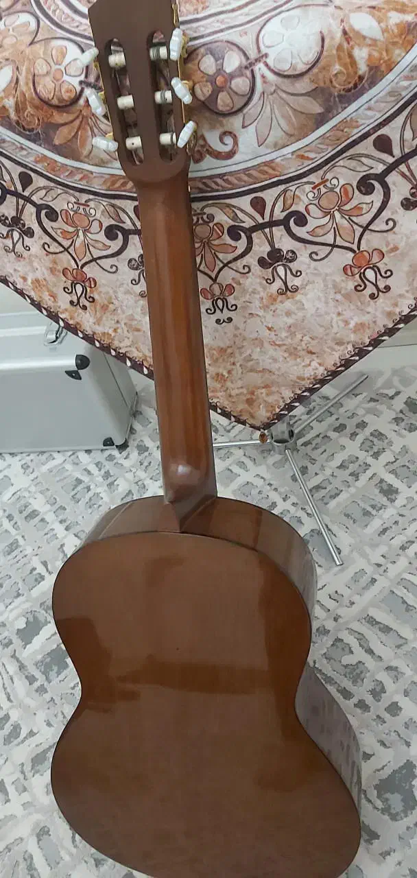 گیتار یاماها C 70|گیتار، بیس، امپلیفایر|ساری, |دیوار