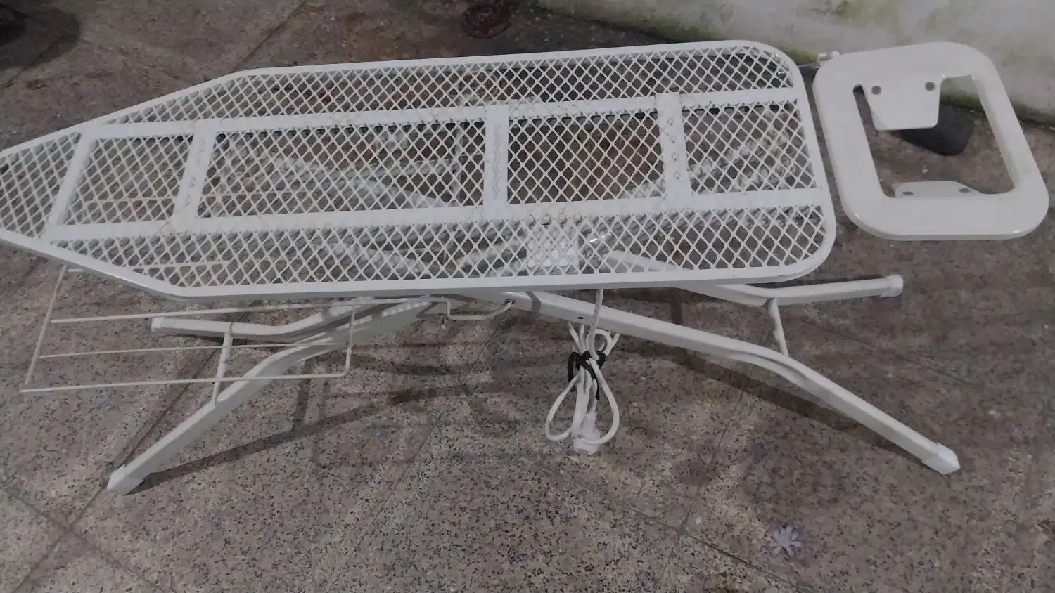 میز اتو پایه دار بلند|اتو و لوازم اتو|رشت, فلسطین|دیوار