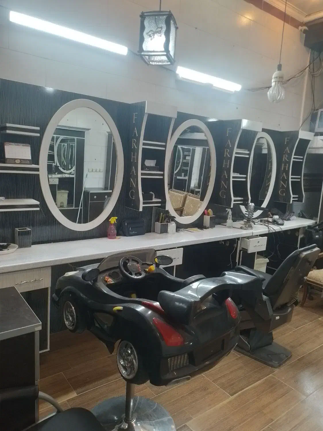 فروش دکور ارایشگاه|آرایشگاه و سالنهای زیبایی|یزد, |دیوار