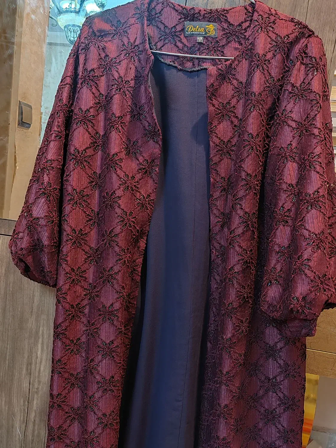 مانتو|لباس|پیشوا, |دیوار