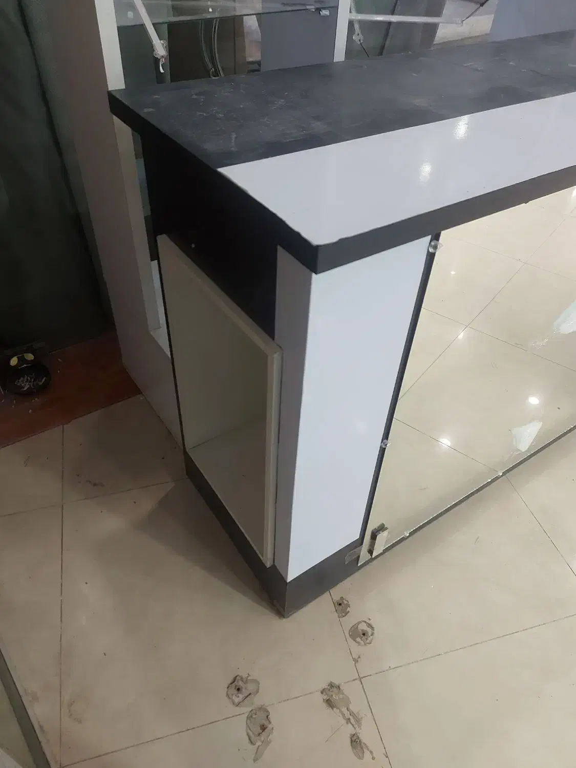 میز آینه دار|مبلمان اداری|اردبیل, |دیوار