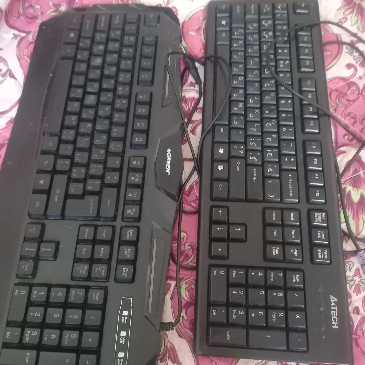 دوعدد کیبورد|قطعات و لوازم جانبی رایانه|برخوار, |دیوار