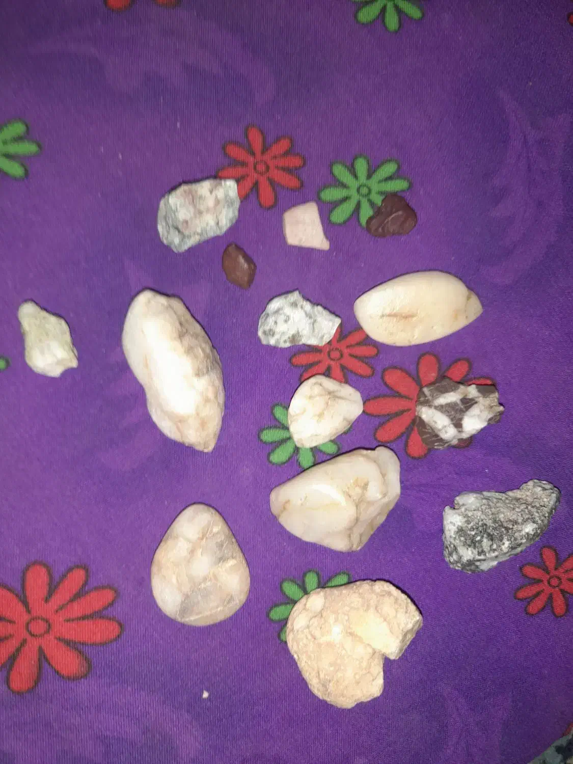 سنگ حقیق و کلکسیونی|کلکسیون اشیاء عتیقه|زهک, |دیوار