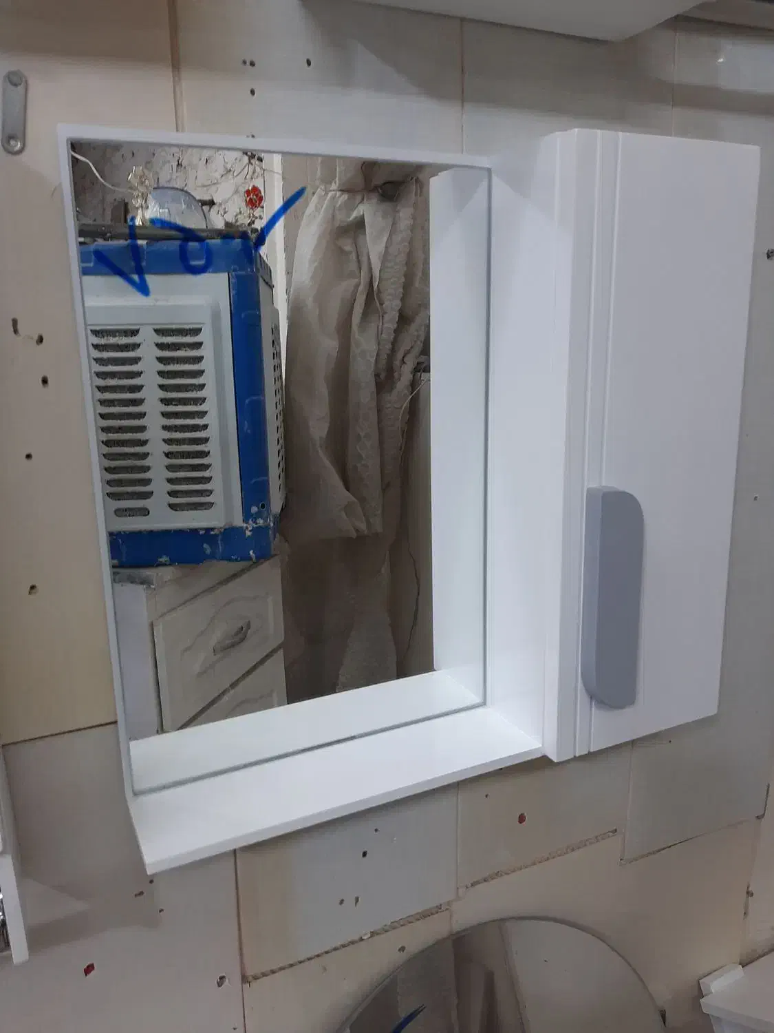 آیینه باکس روشویی و آیینه سرویس بهداشتی و حمام|لوازم سرویس بهداشتی|قم, قلعه کامکار|دیوار