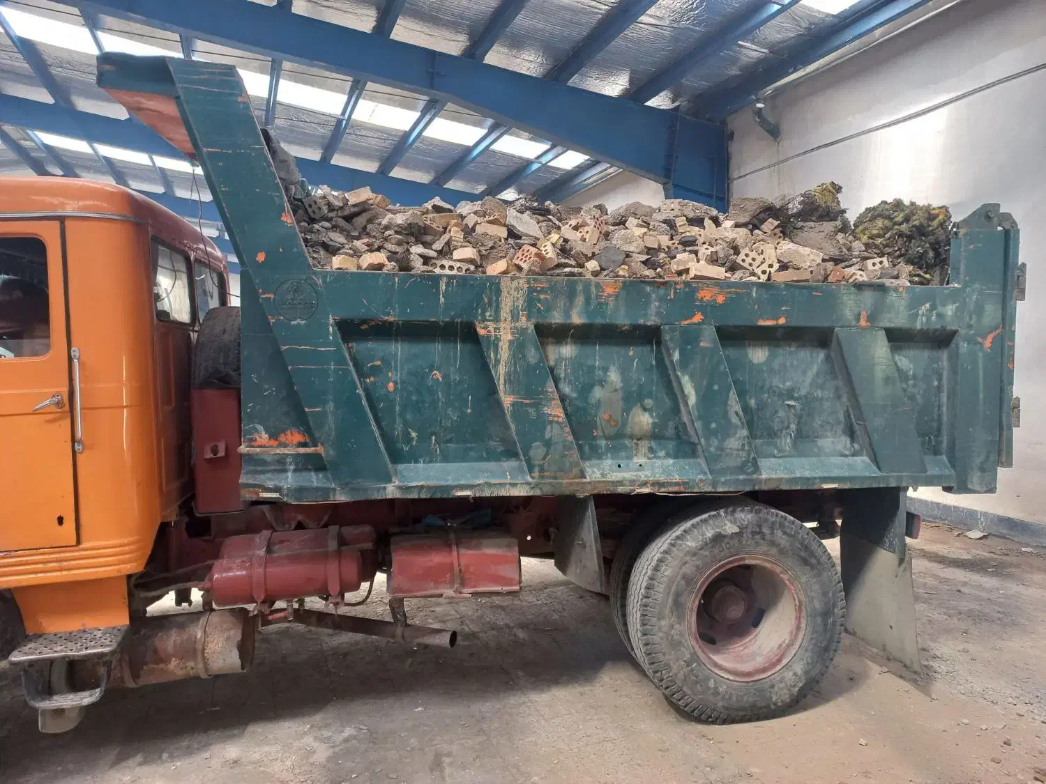 شن وماسه خاورکمپرسی خاکبرداری مینی لودرتوماس بابکت|خدمات حمل و نقل|مشهد, وکیلآباد|دیوار