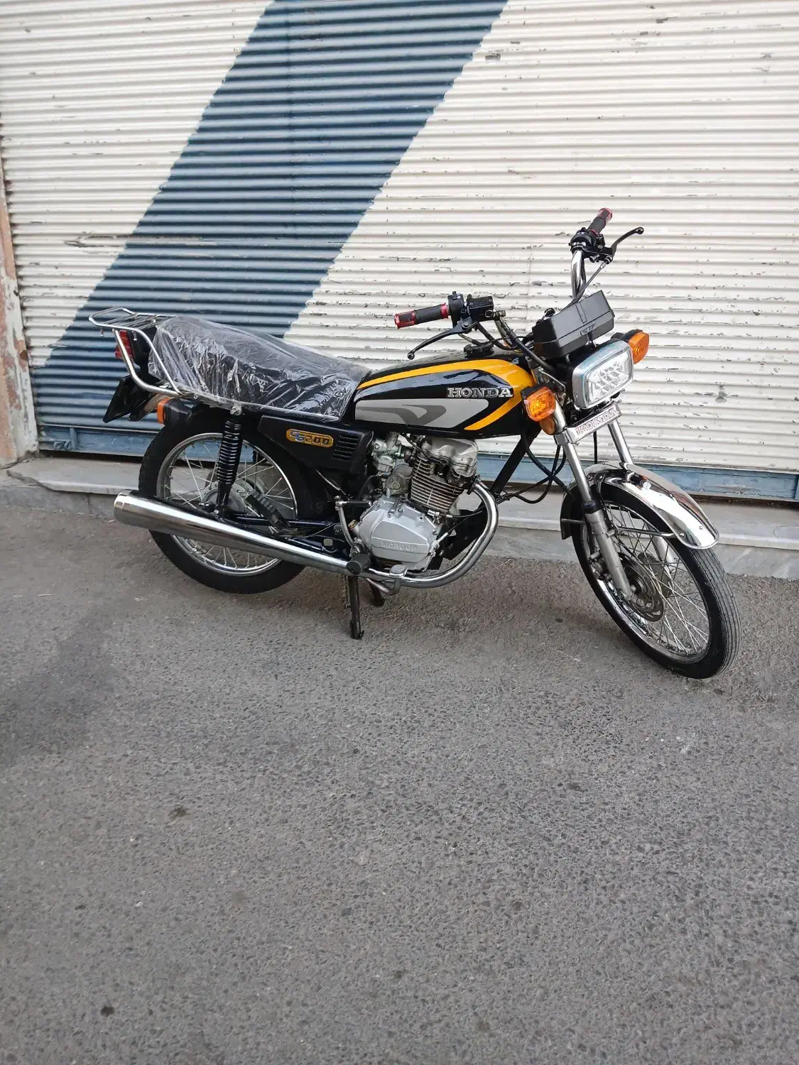 موتورهندا۲۰۰سی سی مدل۹۴مدارک کامل سندبنام|موتورسیکلت|قم, بکایی|دیوار