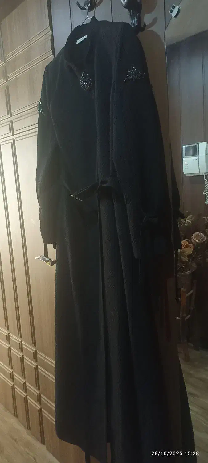 مانتو ترک مجلسی|لباس|مشهد, فرهنگ|دیوار