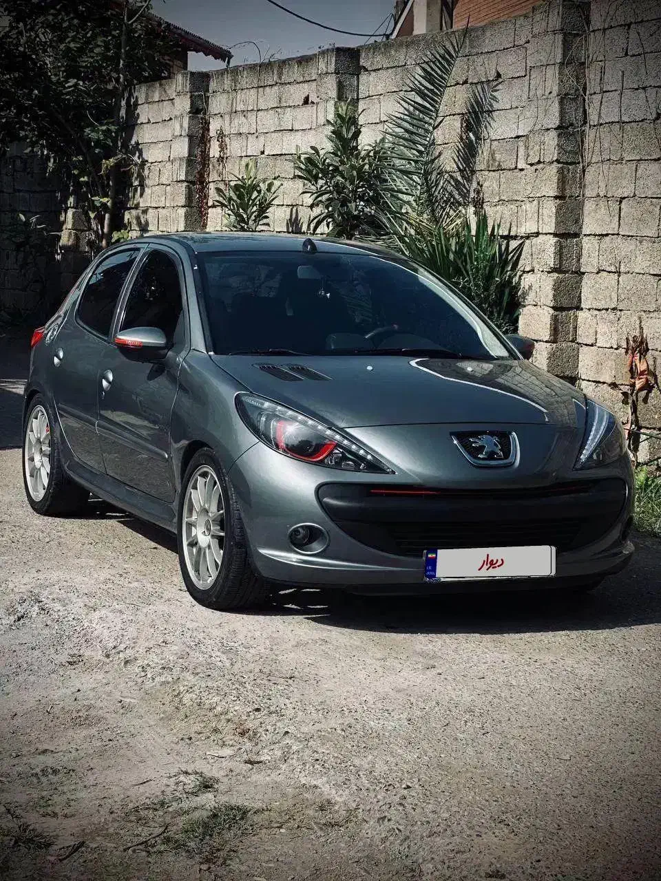 ۲۰۷ نوک مدادی مدل ۹۶|خودرو سواری و وانت|لنگرود, |دیوار