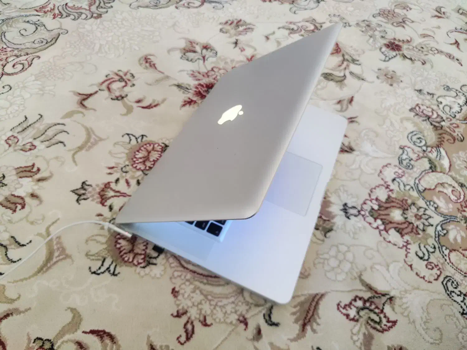 مک بوک پرو|رایانه همراه|شاهین‌شهر, شهرک ردانی پور|دیوار