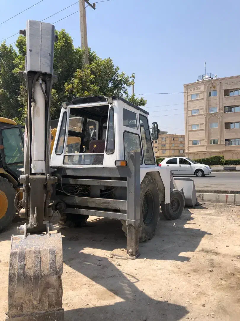 بیل بکوه جی سی بی|خودرو سنگین|مرودشت, تخت جمشید|دیوار