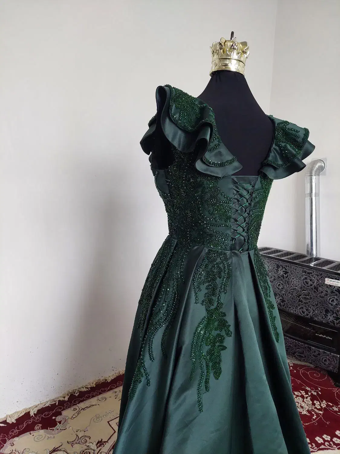 لباس مجلسی|لباس|نیشابور, مدرس|دیوار