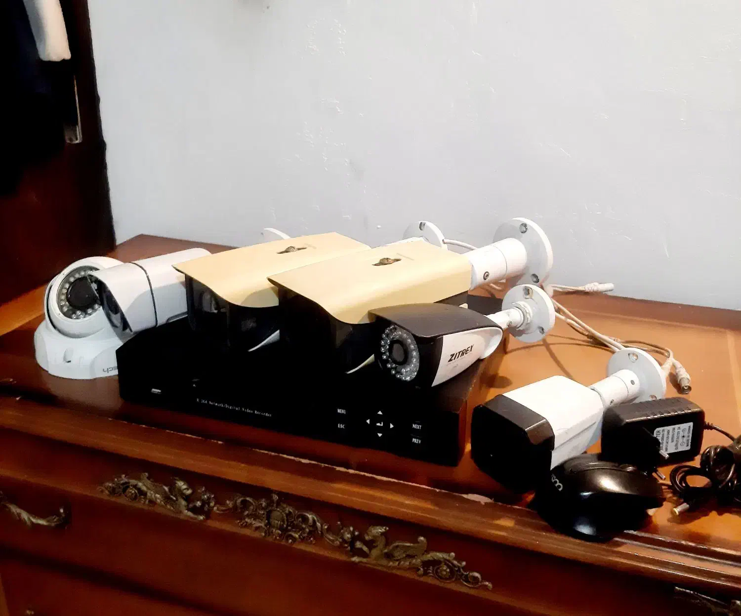 دستگاه ۱۶ کاناله AHD . هارد یک ترا .شیش عدد دوربین|دوربین مداربسته|نوشهر, |دیوار