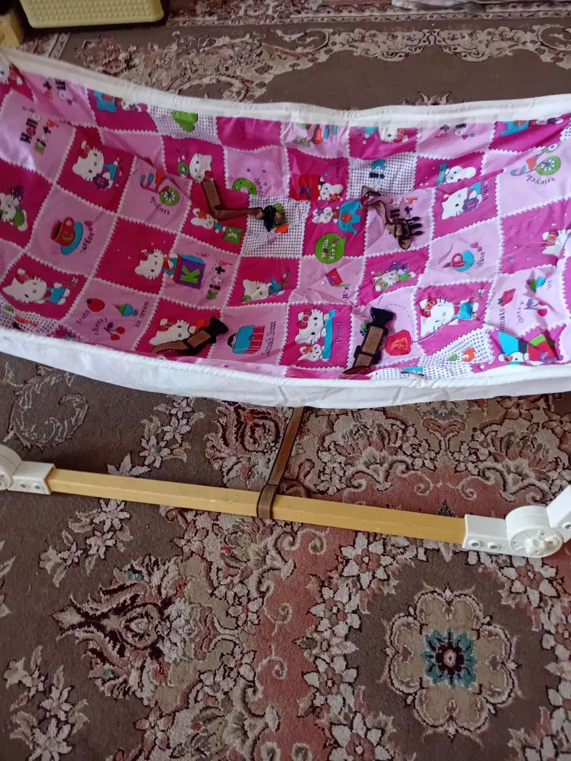 گهواره و روروک|اسباب و اثاث بچه|خرم‌آباد, |دیوار